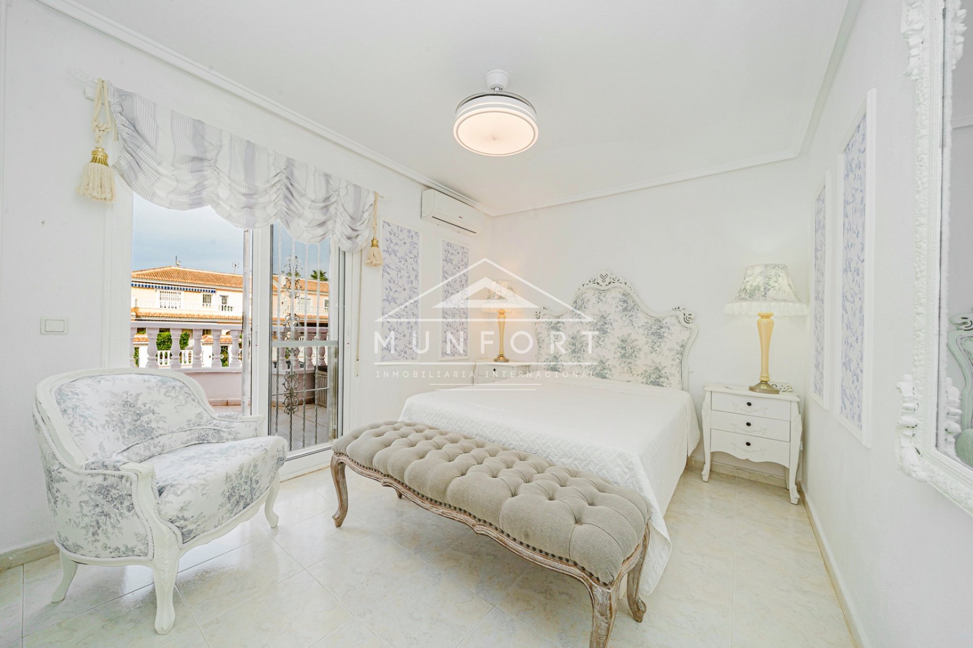 Segunda mano - Casas Adosadas -
Benijófar