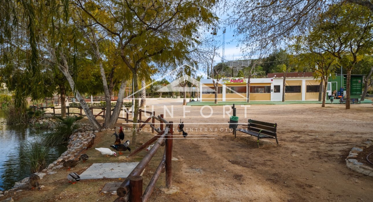 Segunda mano - Casas Adosadas -
Benijófar