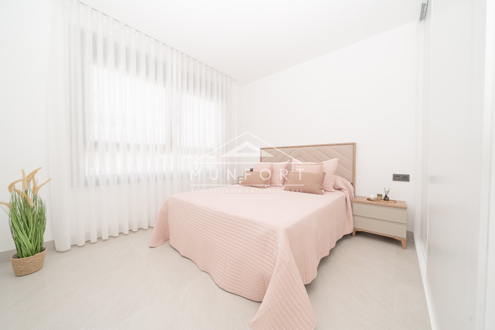 Segunda mano - Casas Adosadas -
Benijófar