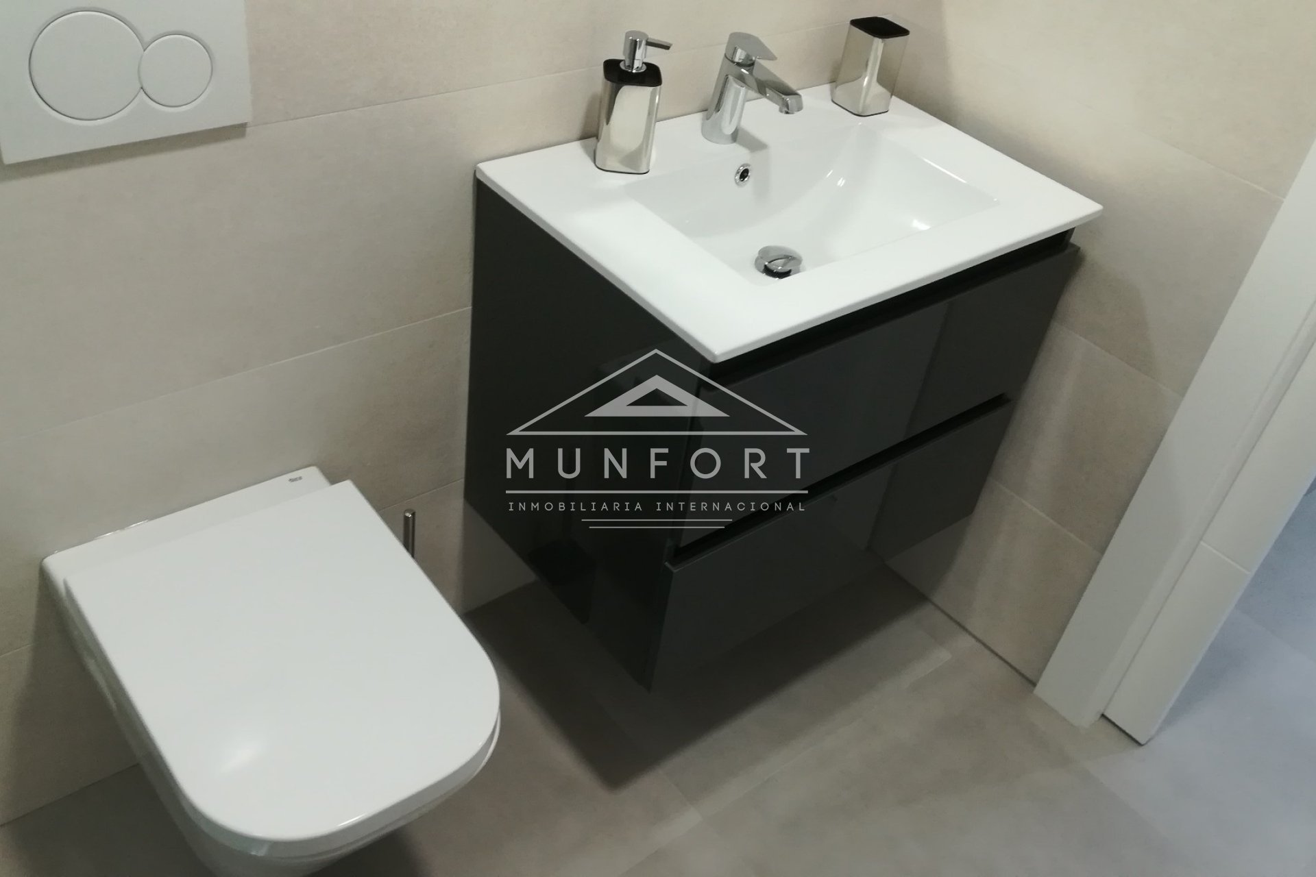 Segunda mano - Casas Adosadas -
Los Montesinos