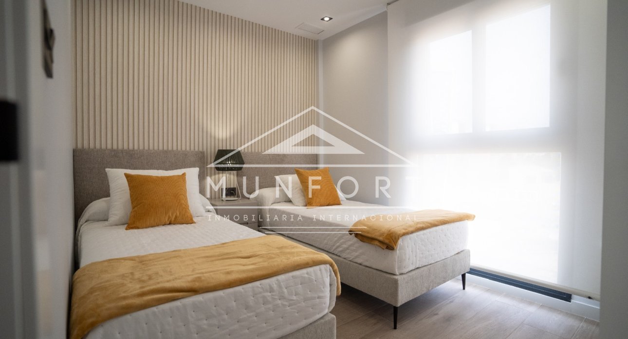 Segunda mano - Casas Adosadas -
Orihuela