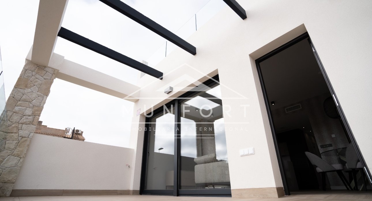 Segunda mano - Casas Adosadas -
Orihuela