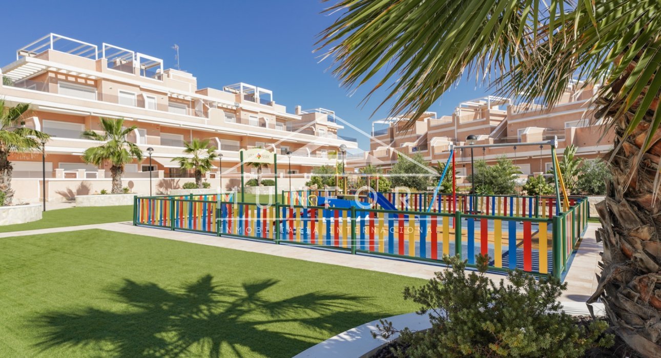 Segunda mano - Casas Adosadas -
Pilar de la Horadada - Torre de la Horadada