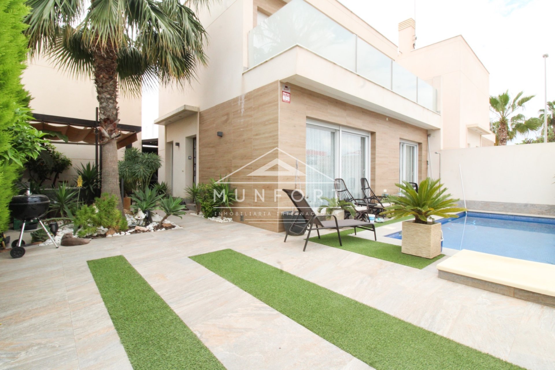 Segunda mano - Casas Adosadas -
Pilar de la Horadada