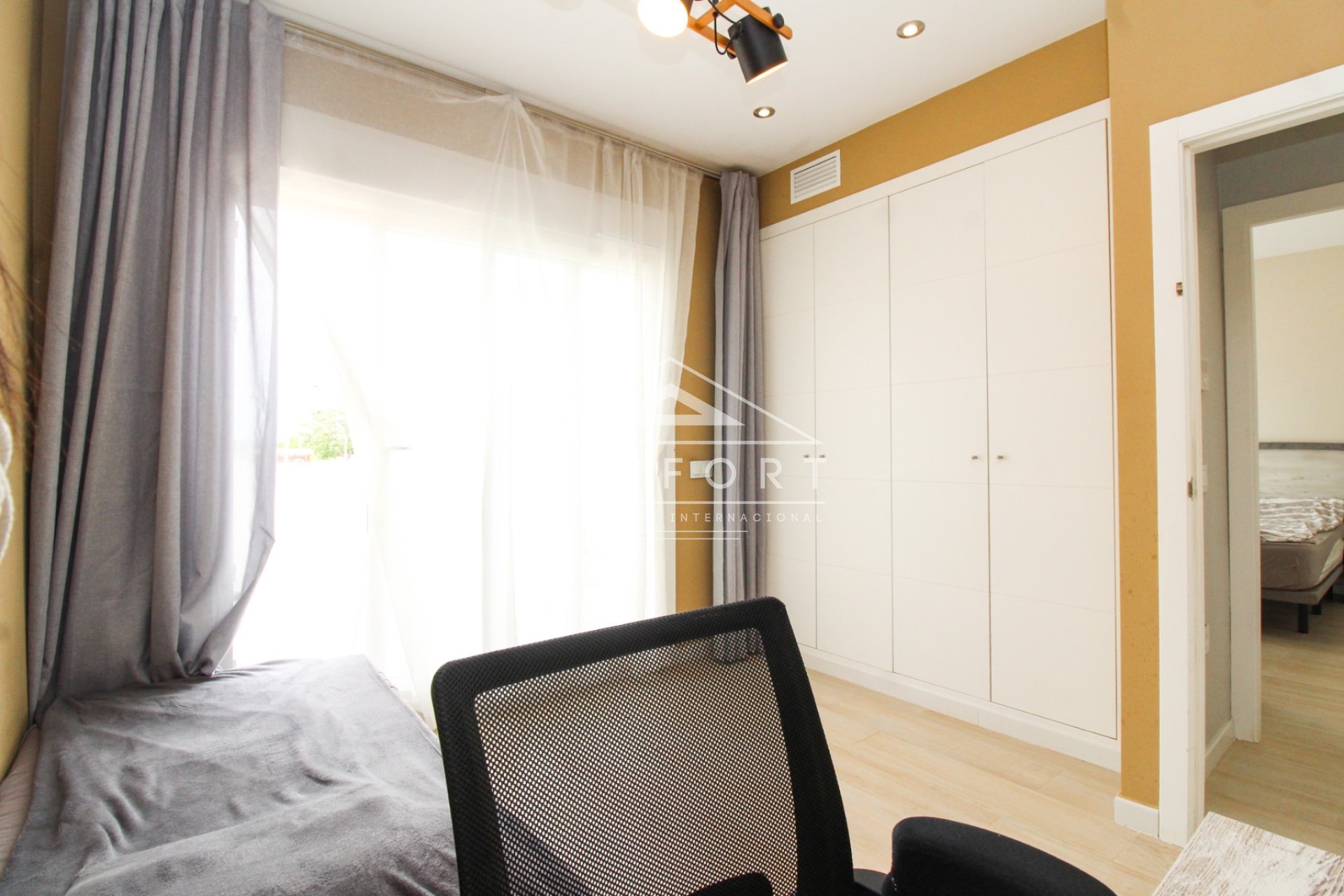 Segunda mano - Casas Adosadas -
Pilar de la Horadada