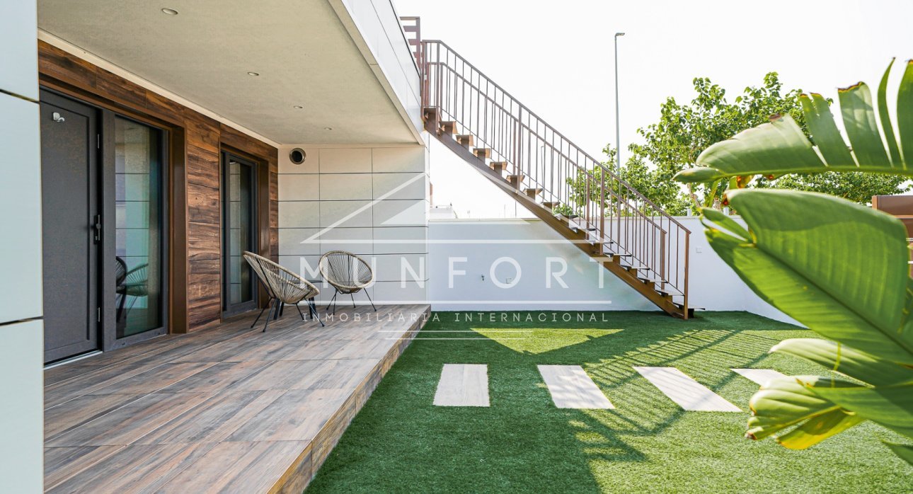 Segunda mano - Casas Adosadas -
Pilar de la Horadada