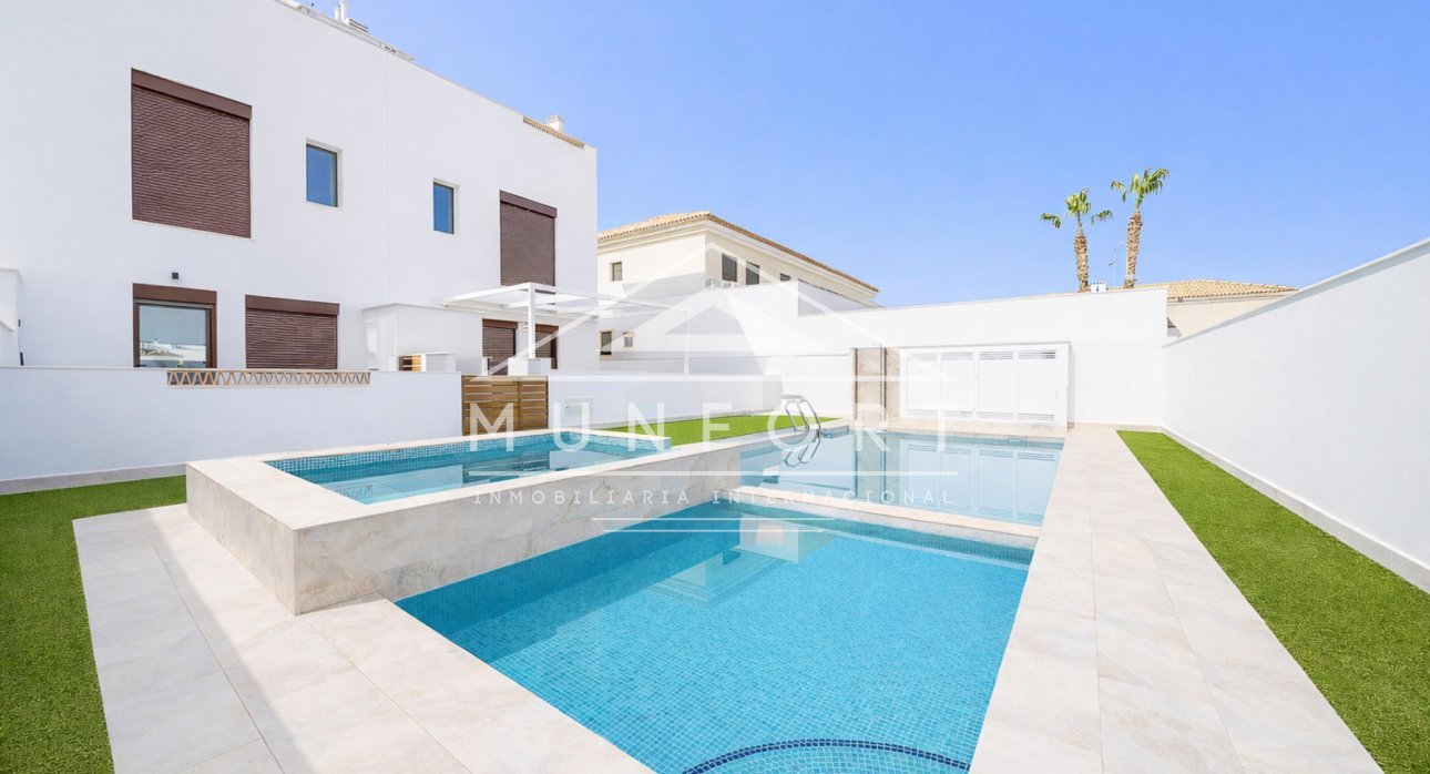 Segunda mano - Casas Adosadas -
Pilar de la Horadada