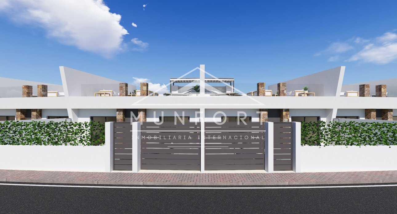 Segunda mano - Casas Adosadas -
Roldán