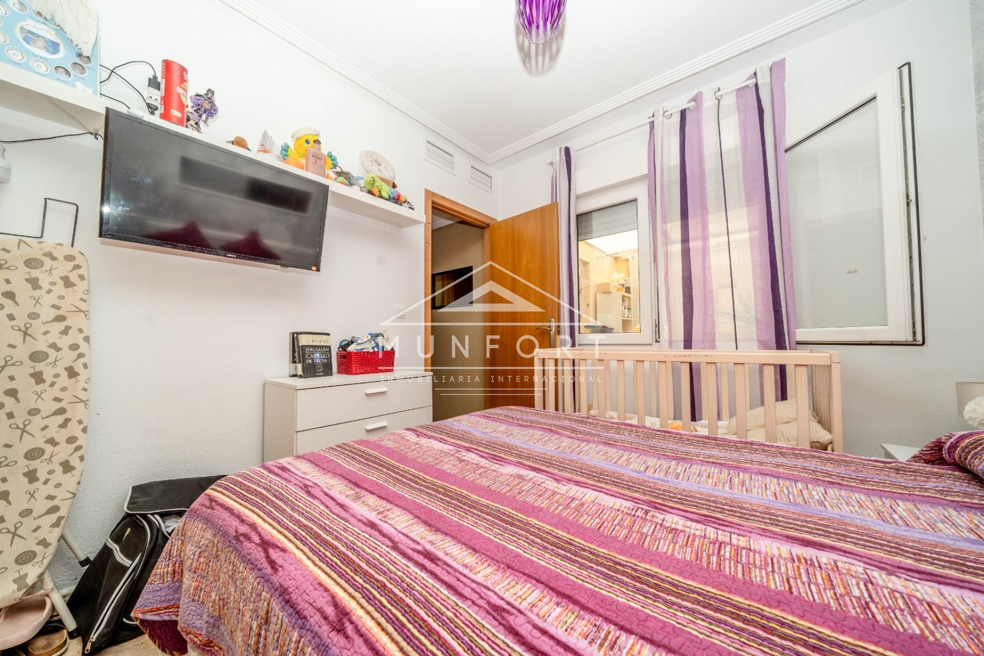 Segunda mano - Casas Adosadas -
Roldán
