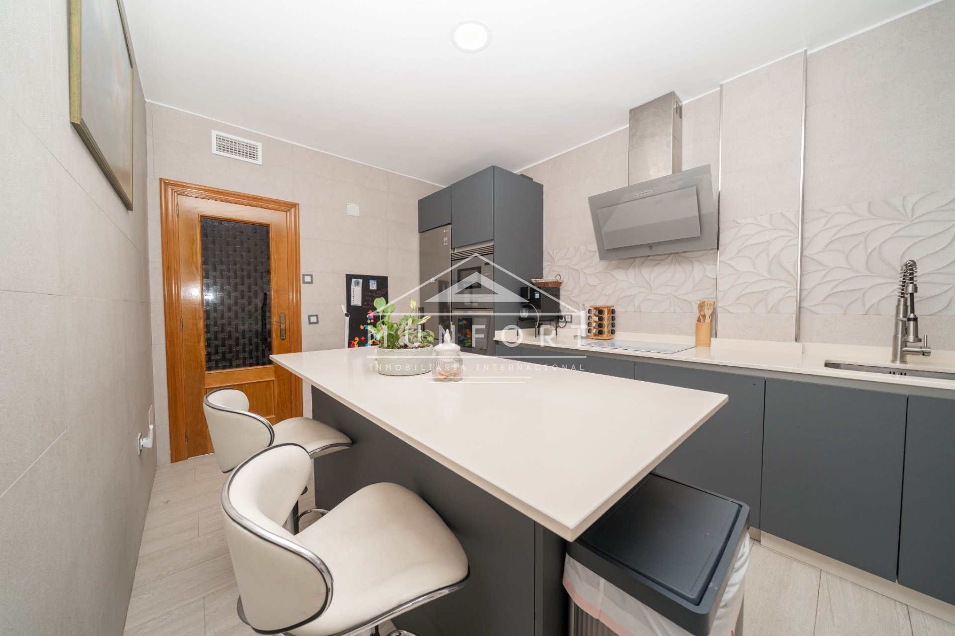 Segunda mano - Casas Adosadas -
Roldán
