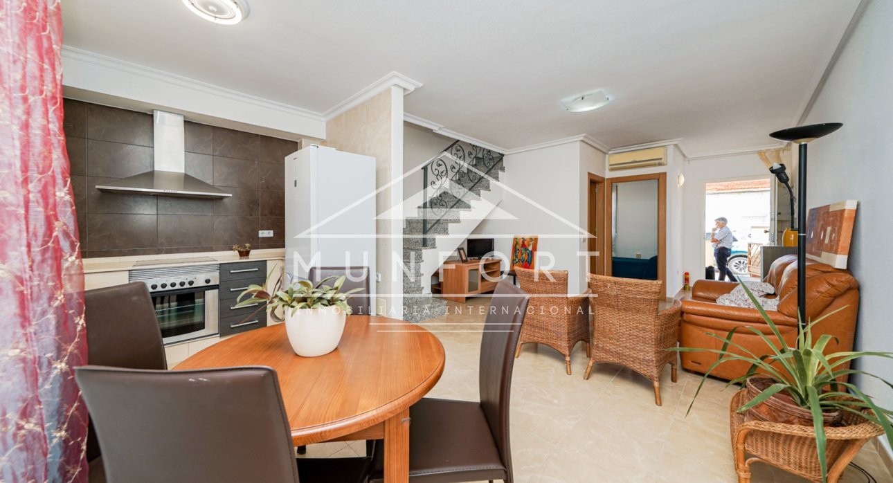 Segunda mano - Casas Adosadas -
Sucina