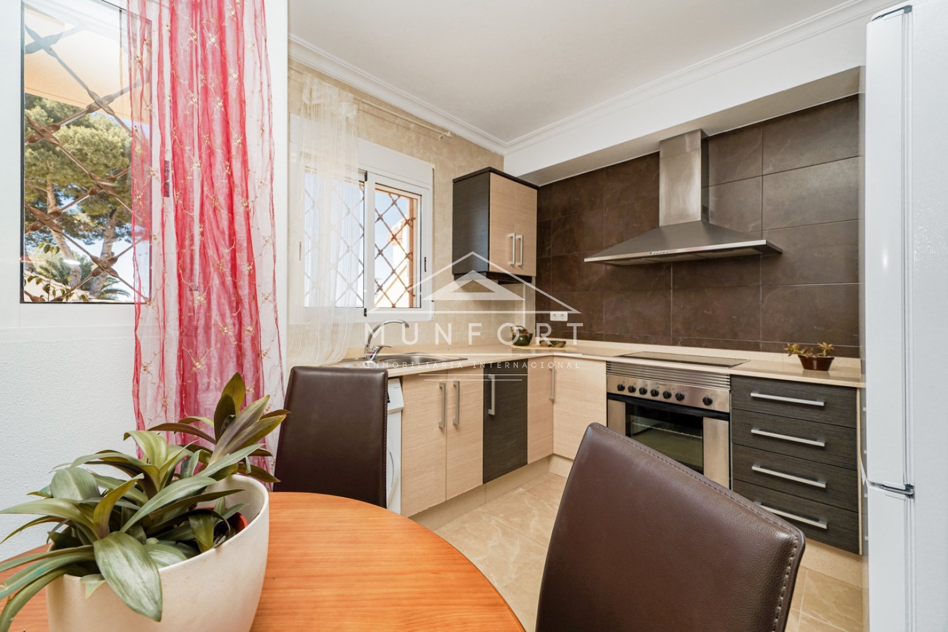 Segunda mano - Casas Adosadas -
Sucina