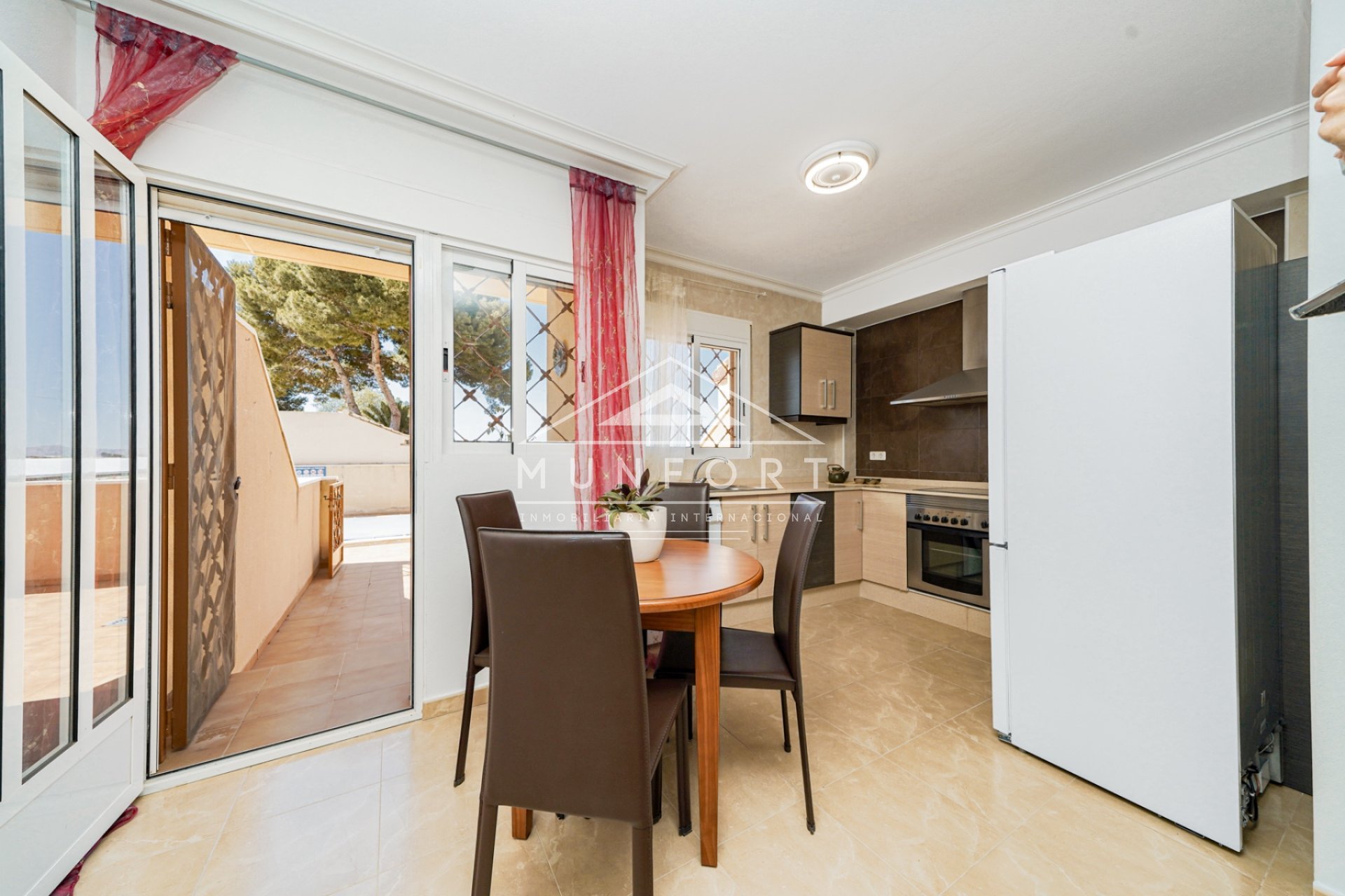 Segunda mano - Casas Adosadas -
Sucina