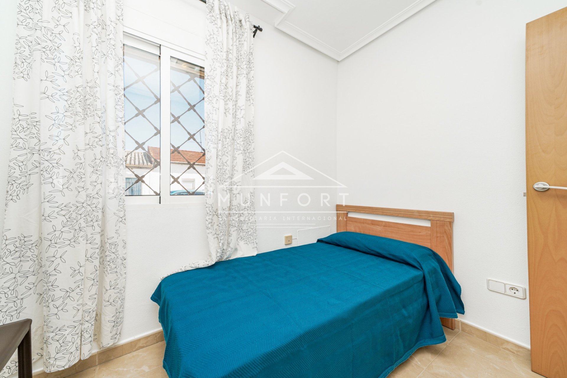 Segunda mano - Casas Adosadas -
Sucina