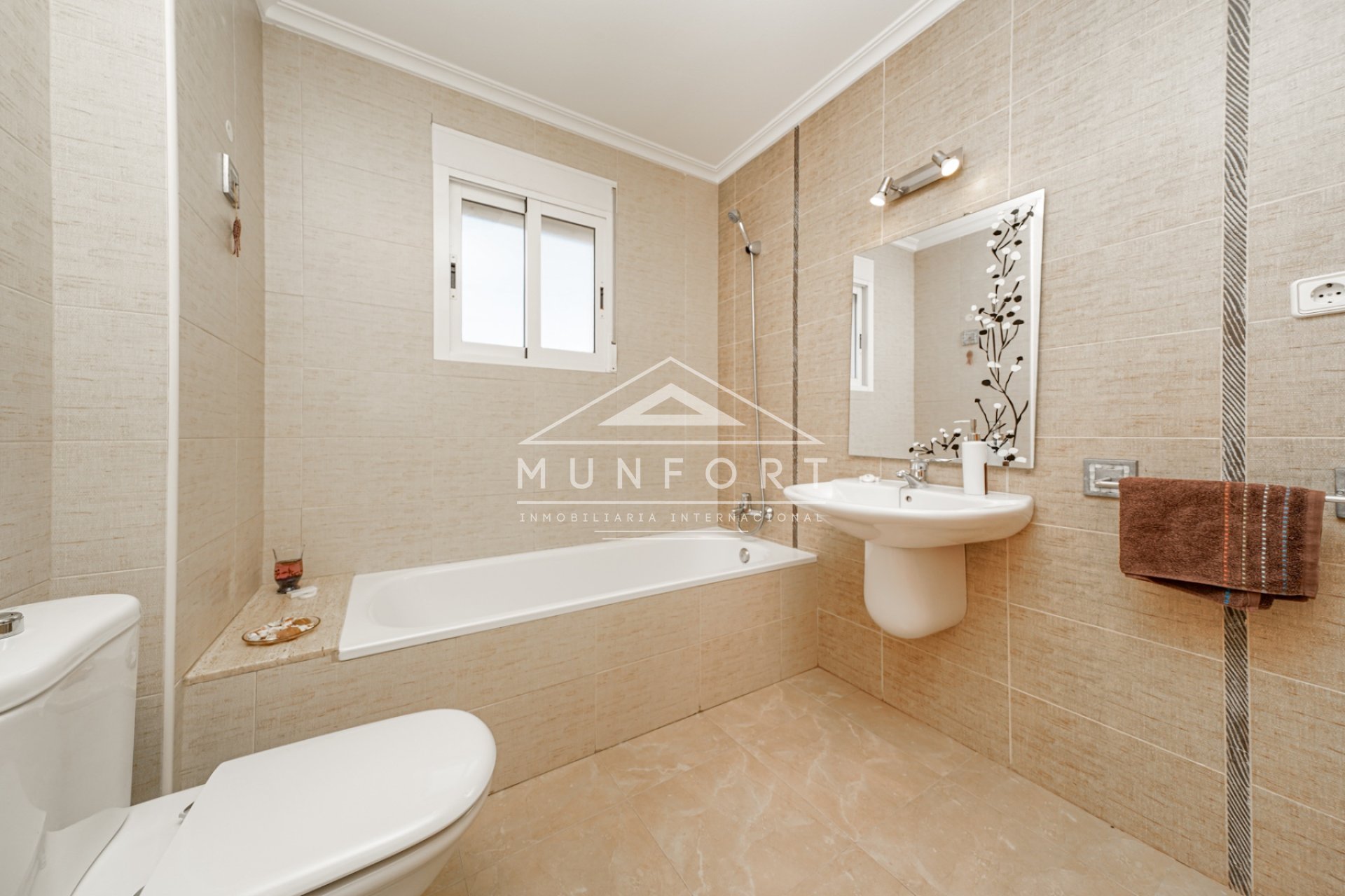 Segunda mano - Casas Adosadas -
Sucina