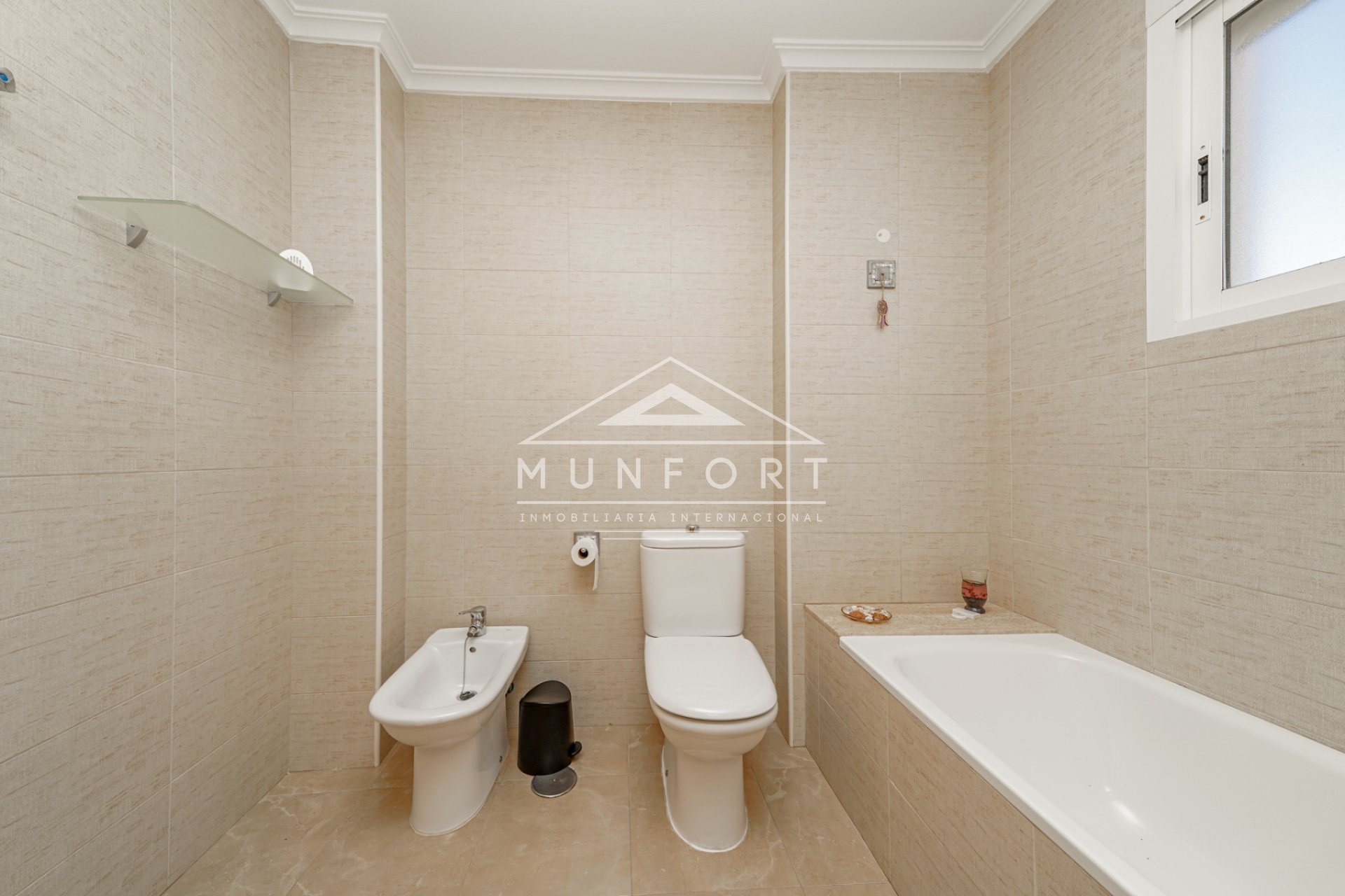 Segunda mano - Casas Adosadas -
Sucina