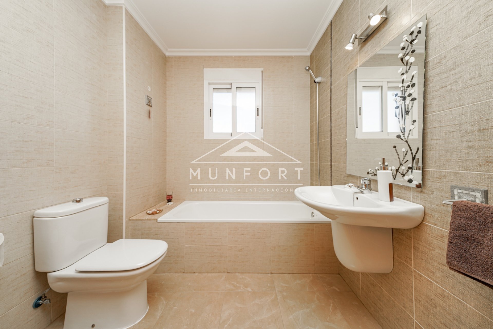 Segunda mano - Casas Adosadas -
Sucina