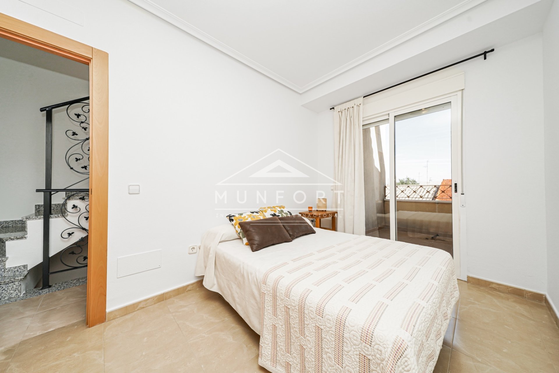 Segunda mano - Casas Adosadas -
Sucina