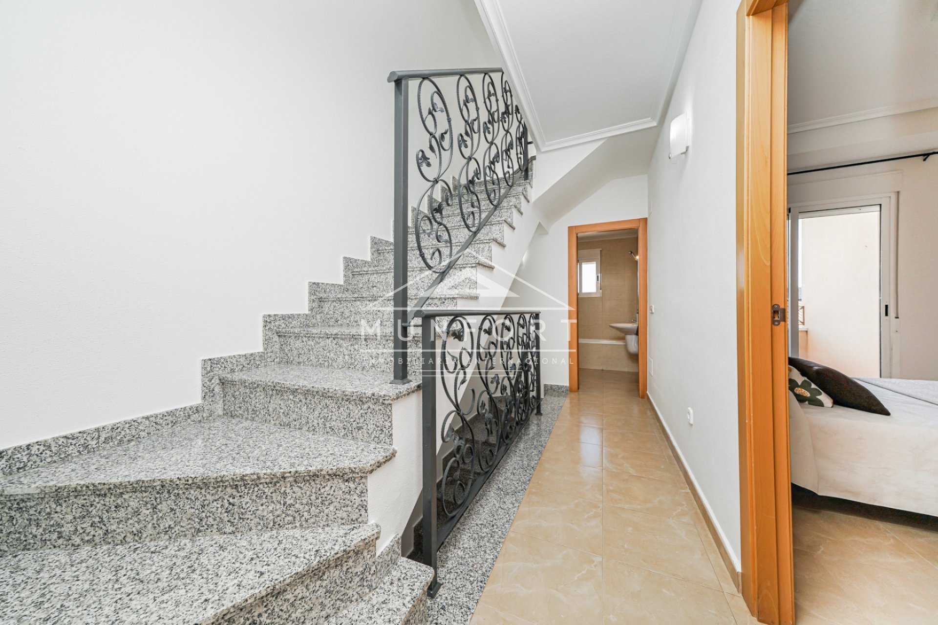 Segunda mano - Casas Adosadas -
Sucina