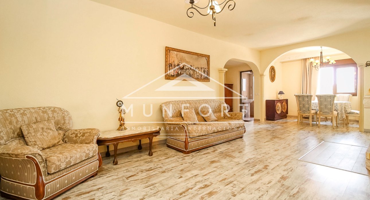 Segunda mano - Casas Adosadas -
Torrevieja