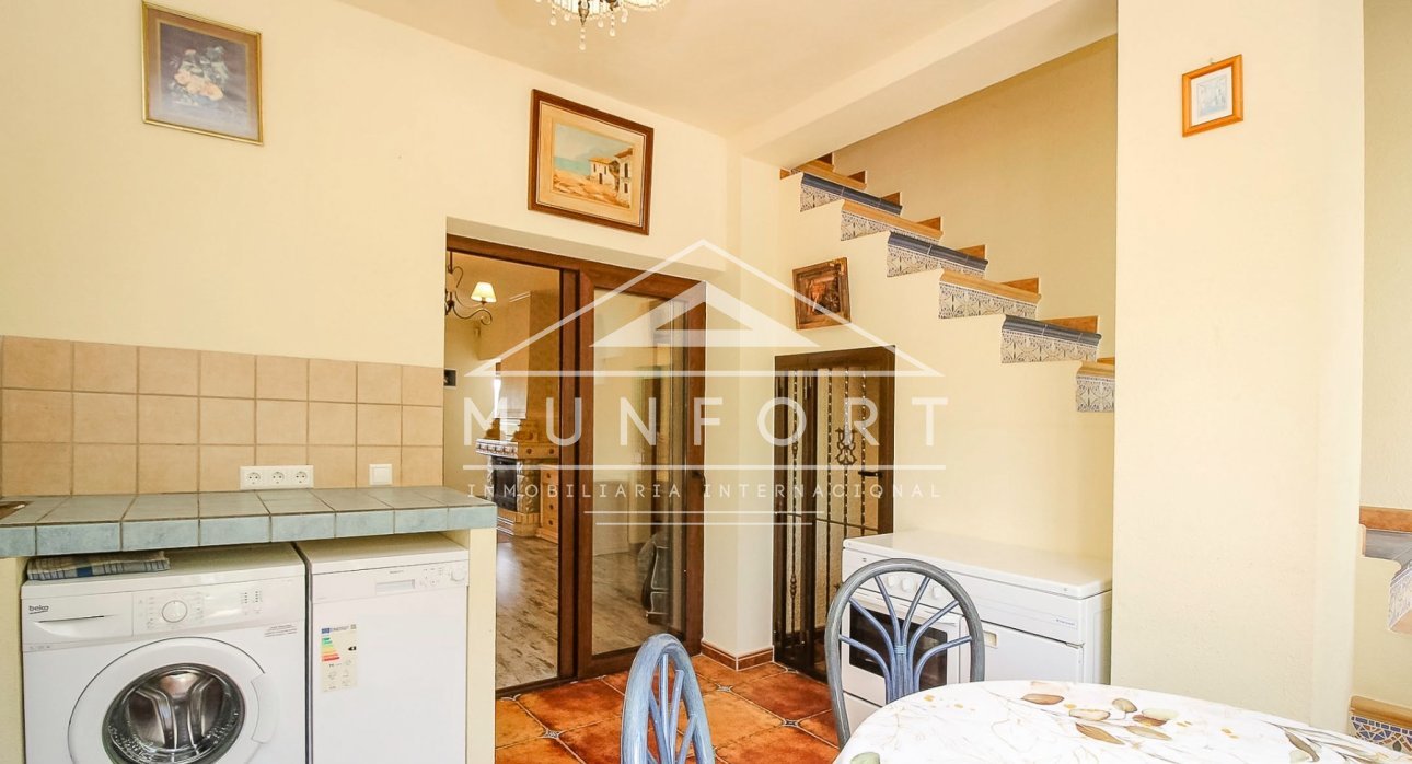 Segunda mano - Casas Adosadas -
Torrevieja