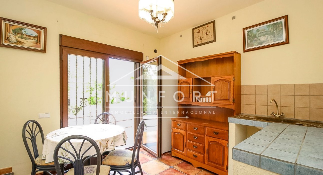 Segunda mano - Casas Adosadas -
Torrevieja