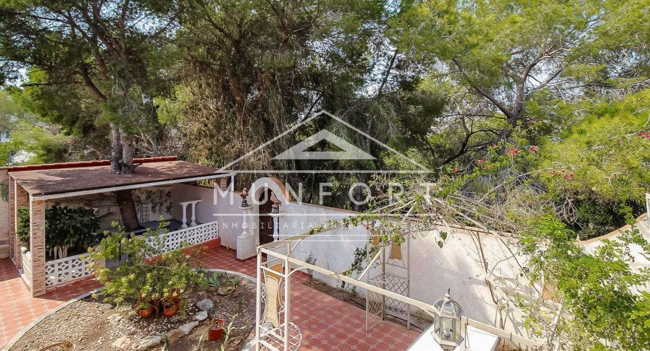 Segunda mano - Casas Adosadas -
Torrevieja