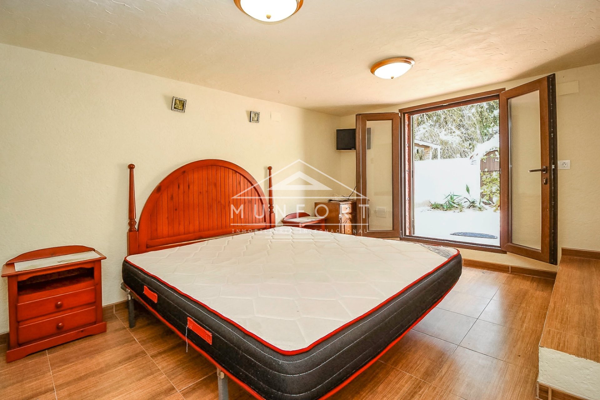 Segunda mano - Casas Adosadas -
Torrevieja