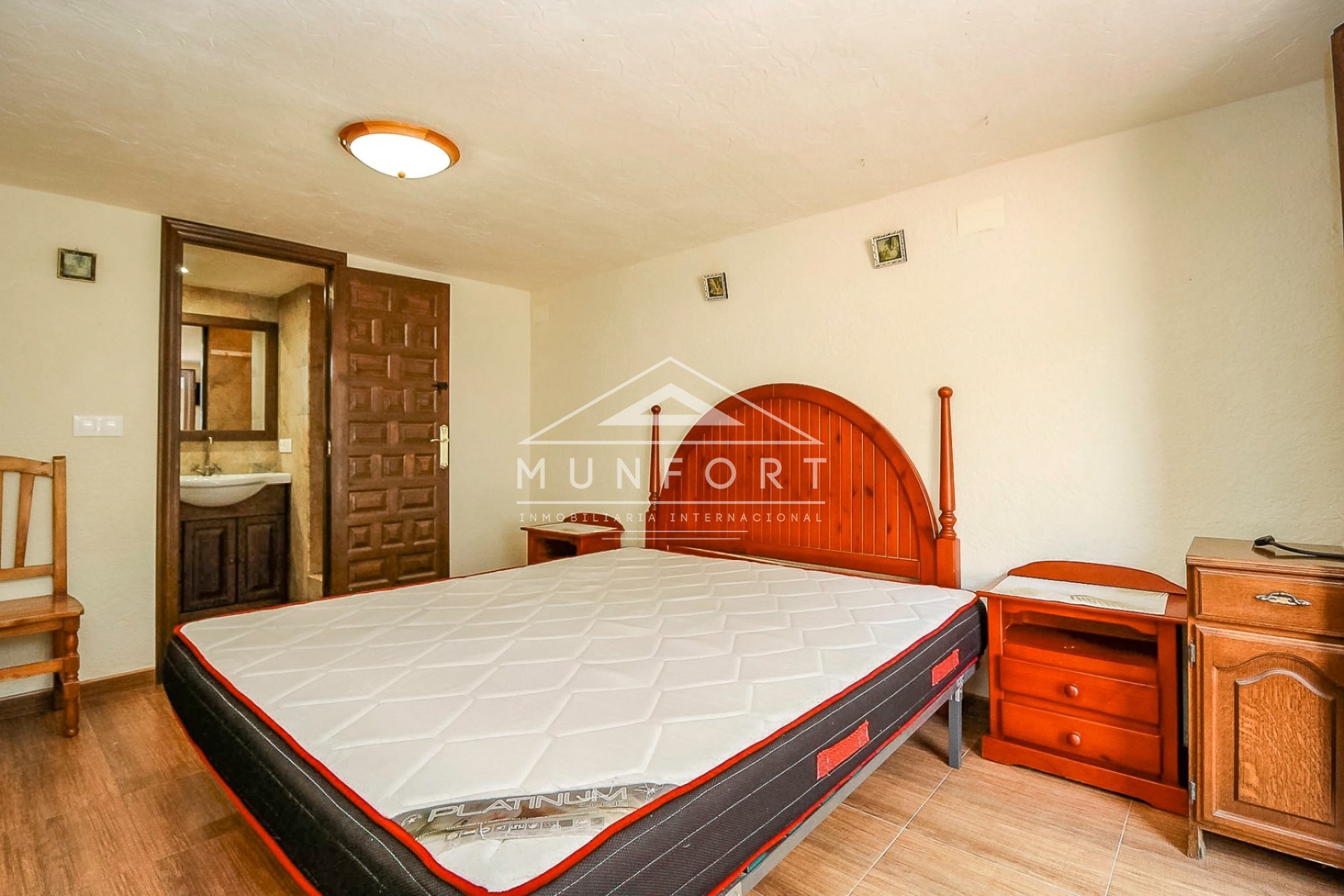 Segunda mano - Casas Adosadas -
Torrevieja