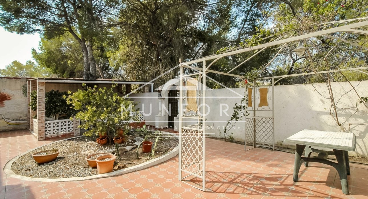 Segunda mano - Casas Adosadas -
Torrevieja