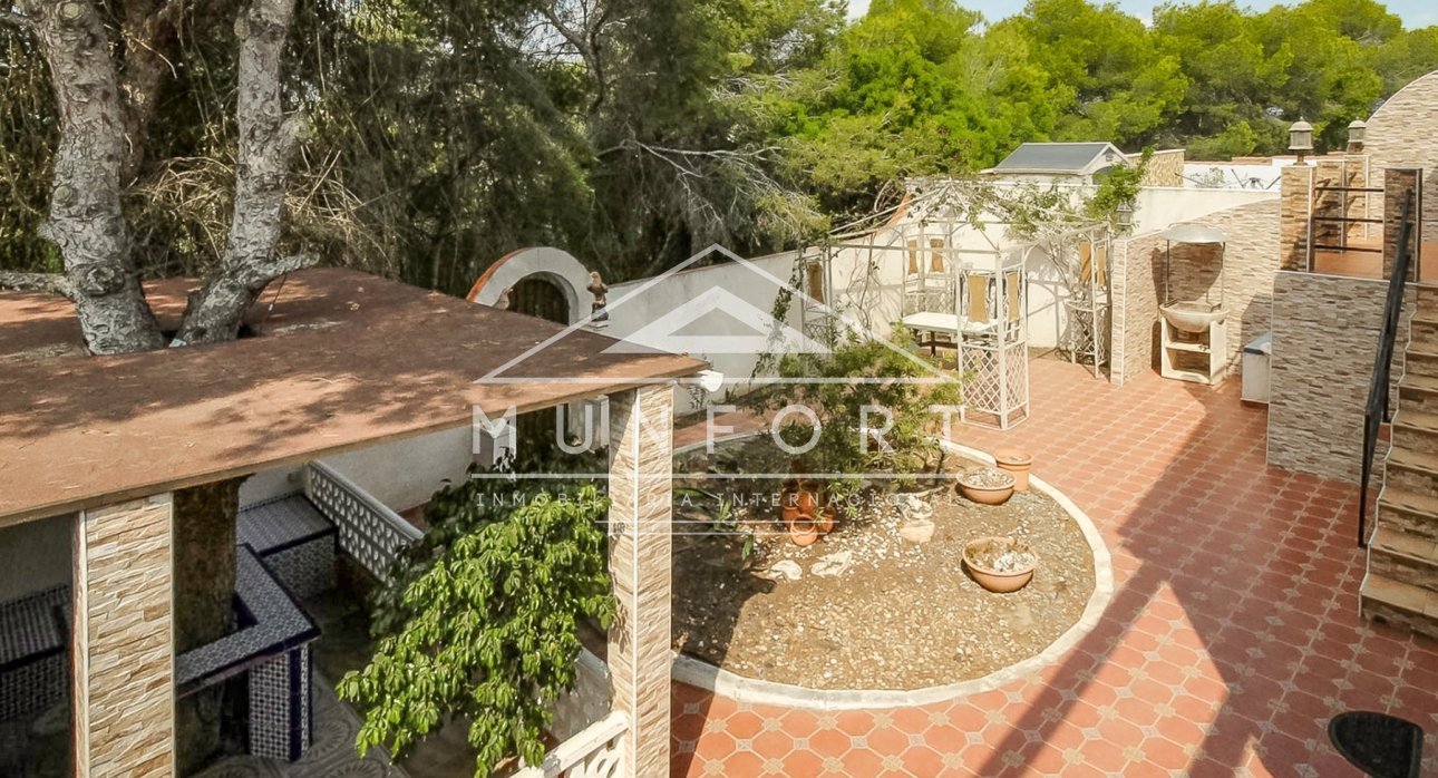 Segunda mano - Casas Adosadas -
Torrevieja