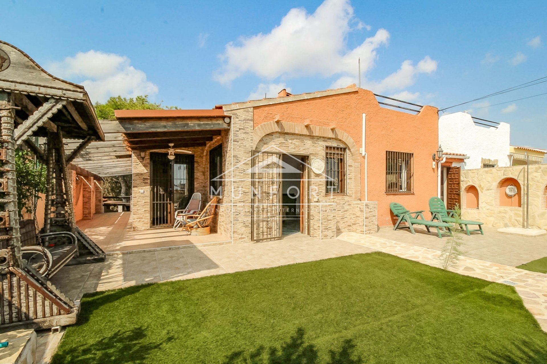 Segunda mano - Casas Adosadas -
Torrevieja