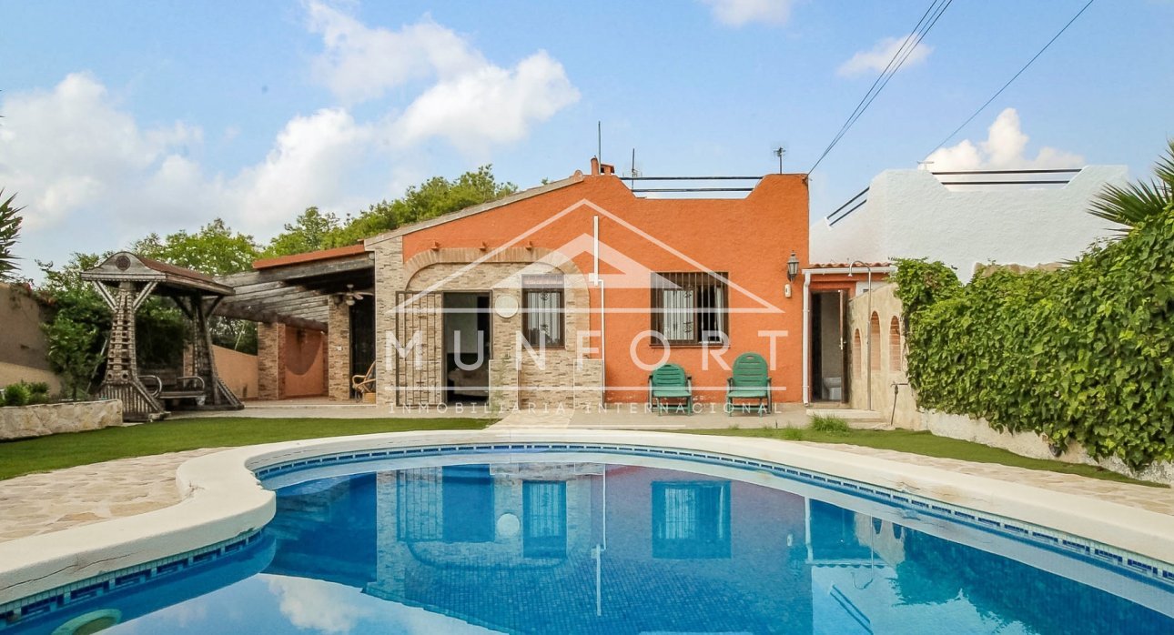 Segunda mano - Casas Adosadas -
Torrevieja