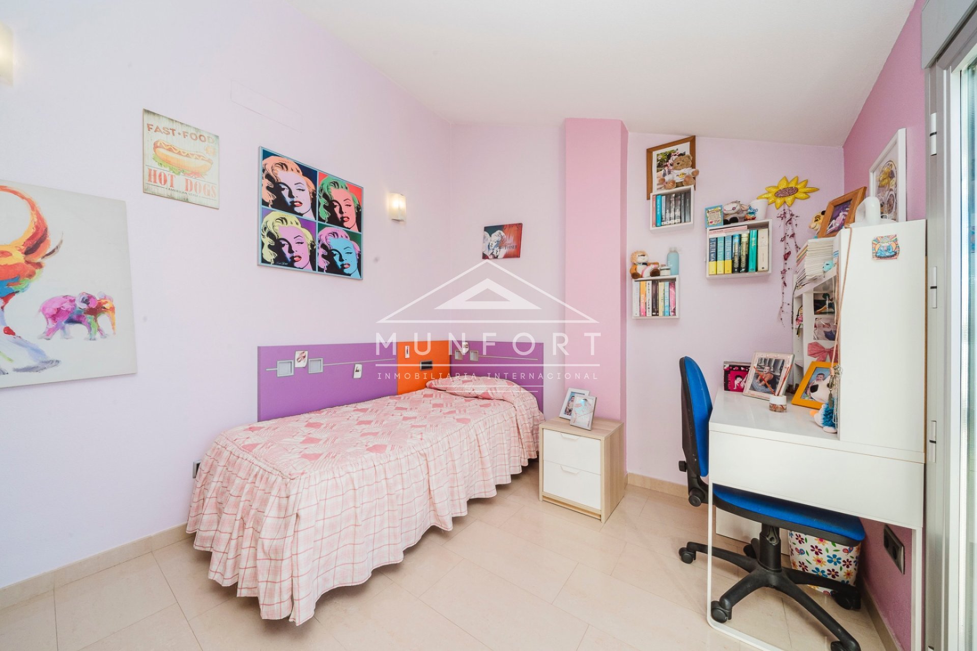 Segunda mano - Edificio -
Pilar de la Horadada