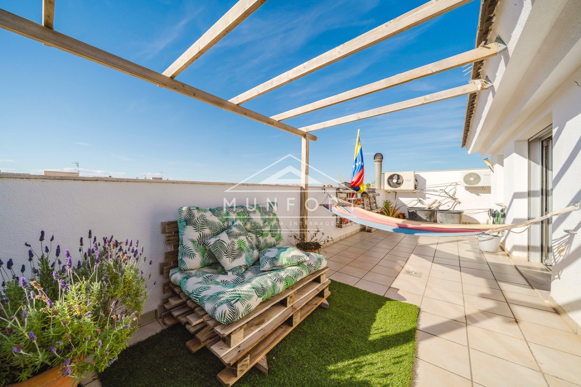 Segunda mano - Edificio -
Pilar de la Horadada