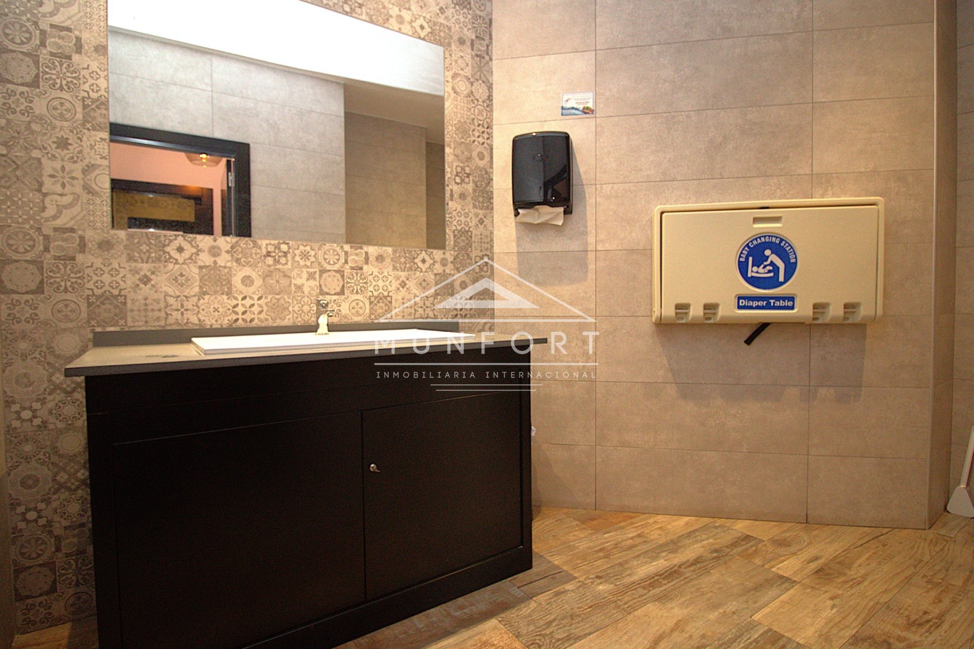Segunda mano - Locales comerciales -
Alcázares, Los - Hotel 525 - Los Alcázares