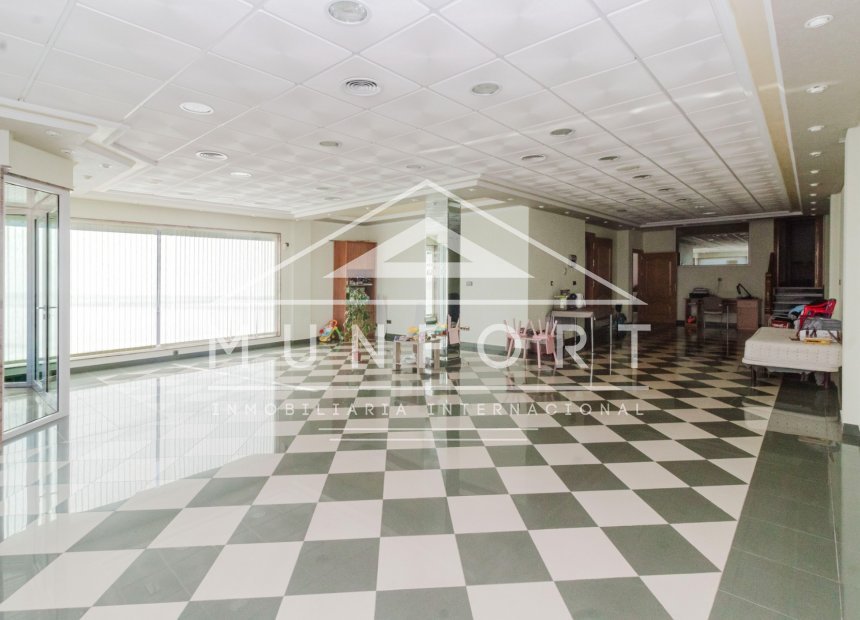 Segunda mano - Locales comerciales -
Alcázares, Los