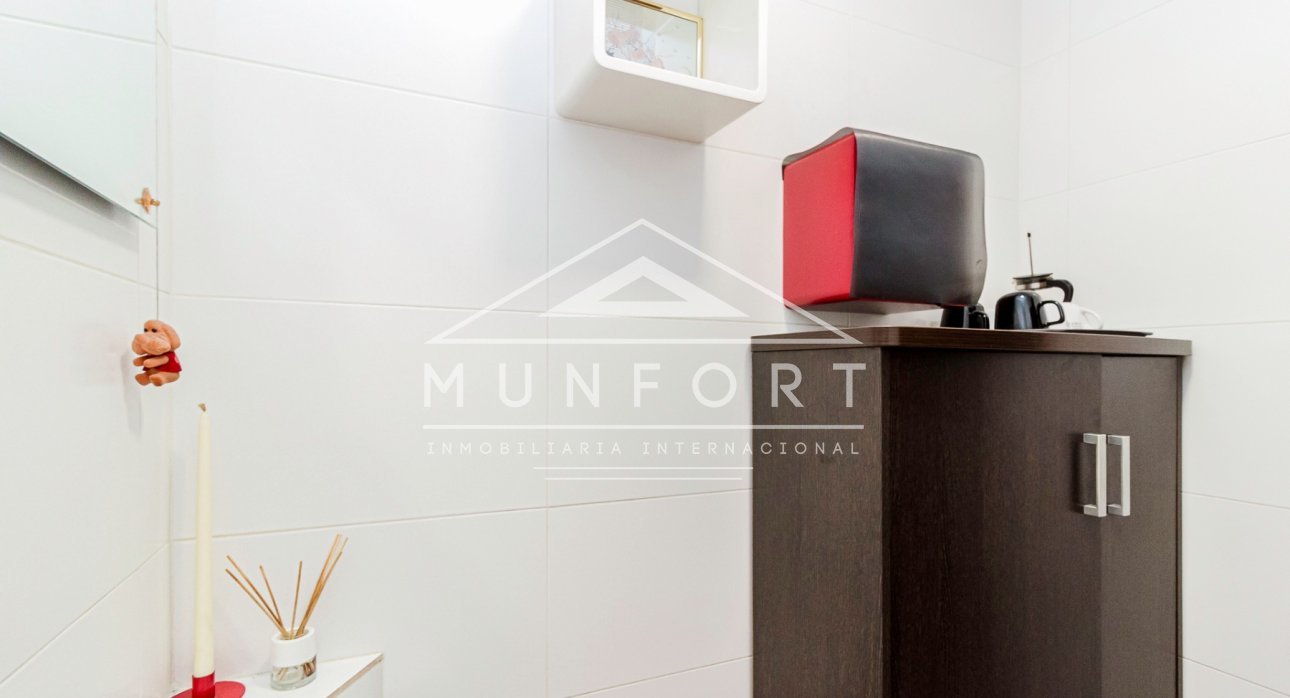 Segunda mano - Locales comerciales -
Torrevieja - Centro - Torrevieja