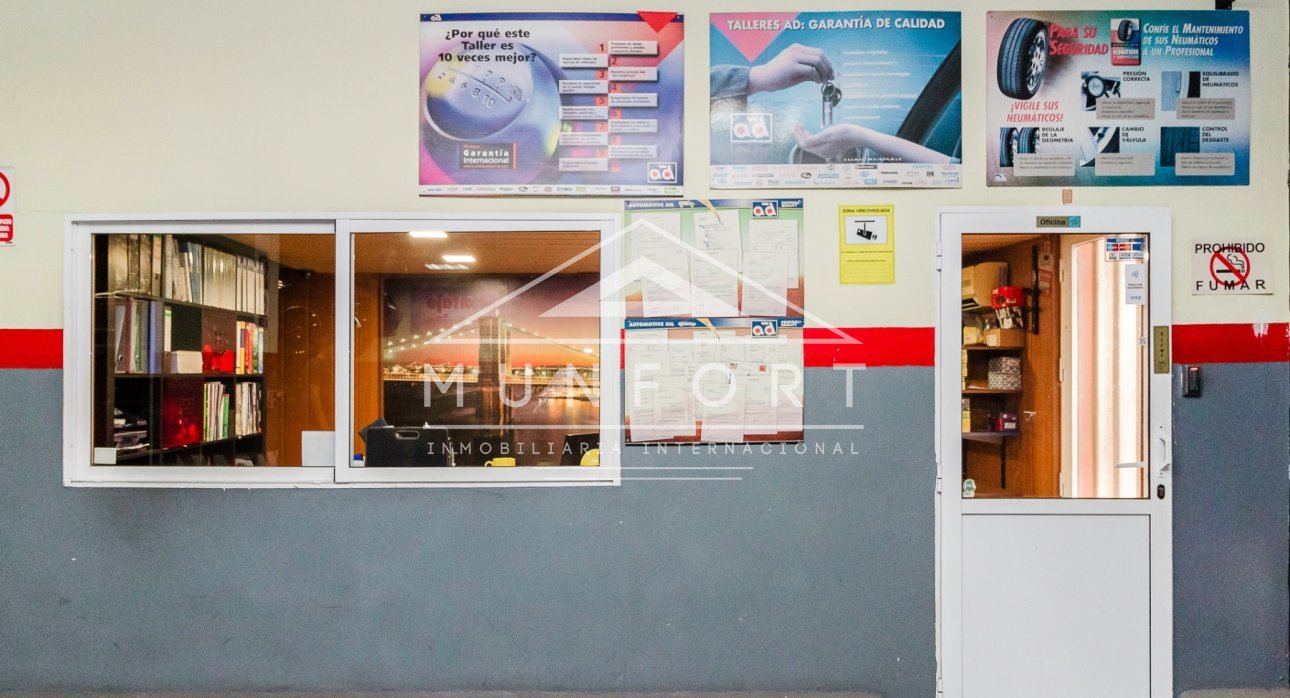 Segunda mano - Locales comerciales -
Torrevieja - Centro - Torrevieja