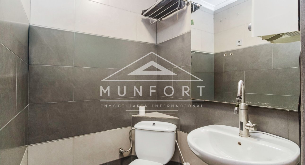 Segunda mano - Locales comerciales -
Torrevieja - Centro - Torrevieja