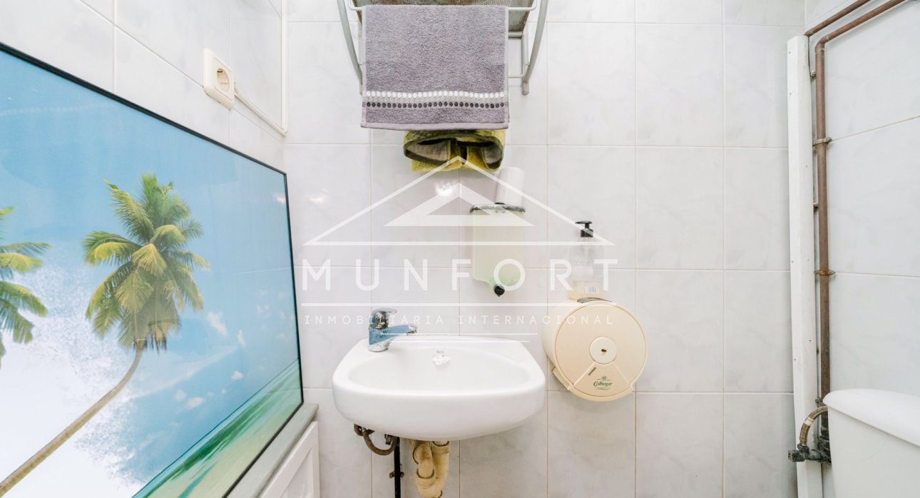 Segunda mano - Locales comerciales -
Torrevieja - Centro - Torrevieja