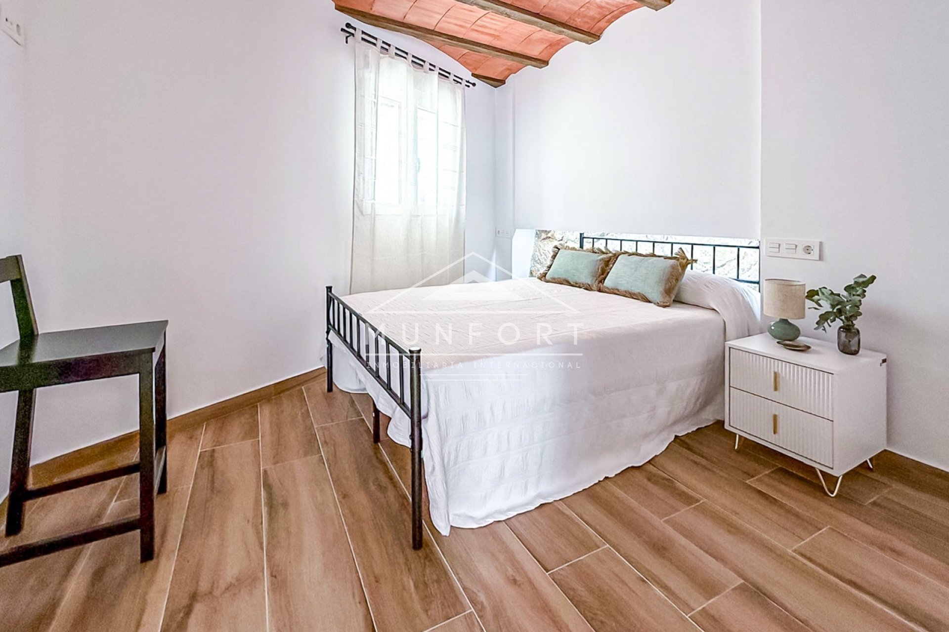 Segunda mano - Villas -
Albacete - Elche de la Sierra/Villares