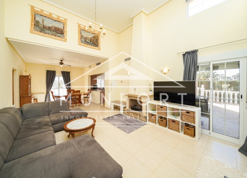 Segunda mano - Villas -
Catral