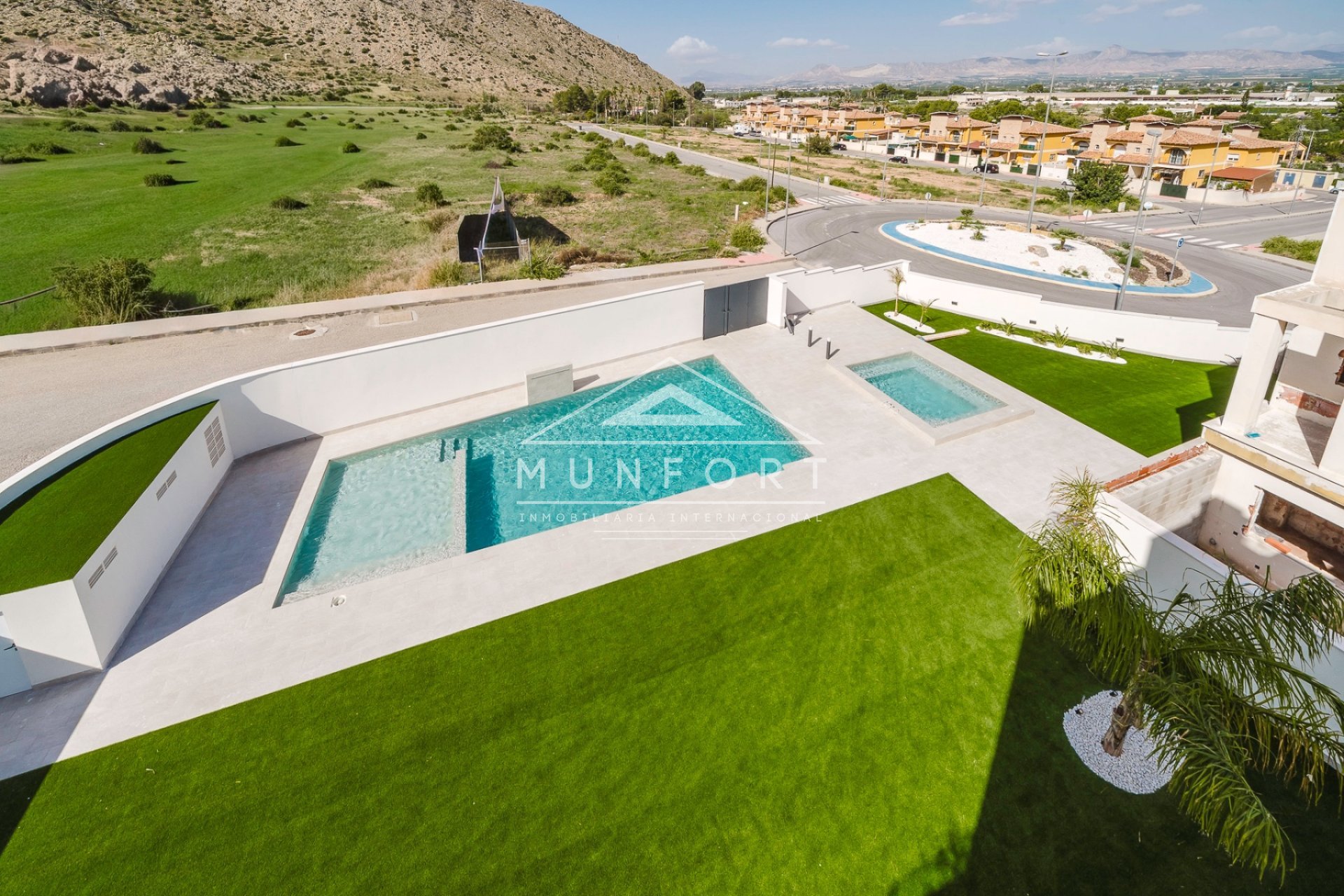 Segunda mano - Villas -
Cox