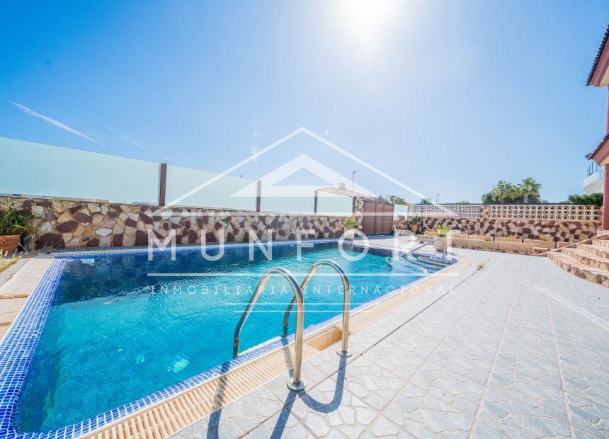 Segunda mano - Villas de lujo -
Orihuela Costa - La Zenia