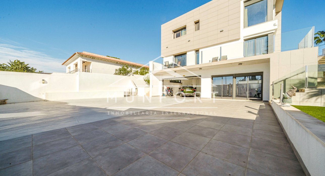 Segunda mano - Villas de lujo -
Torrevieja - Los Balcones - Torrevieja