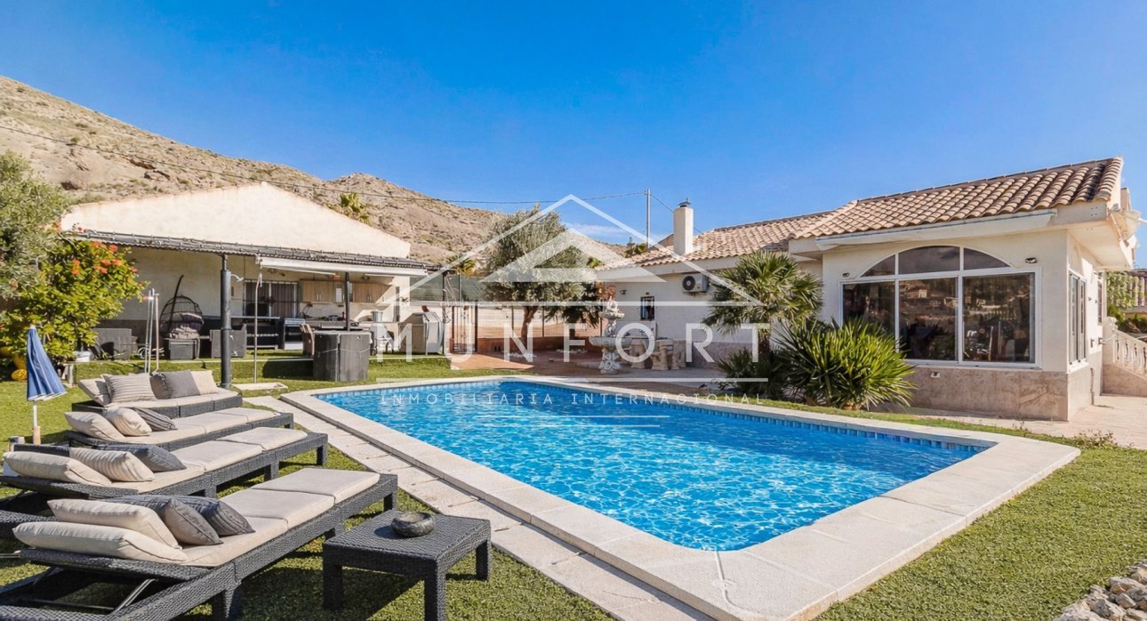 Segunda mano - Villas -
Fortuna