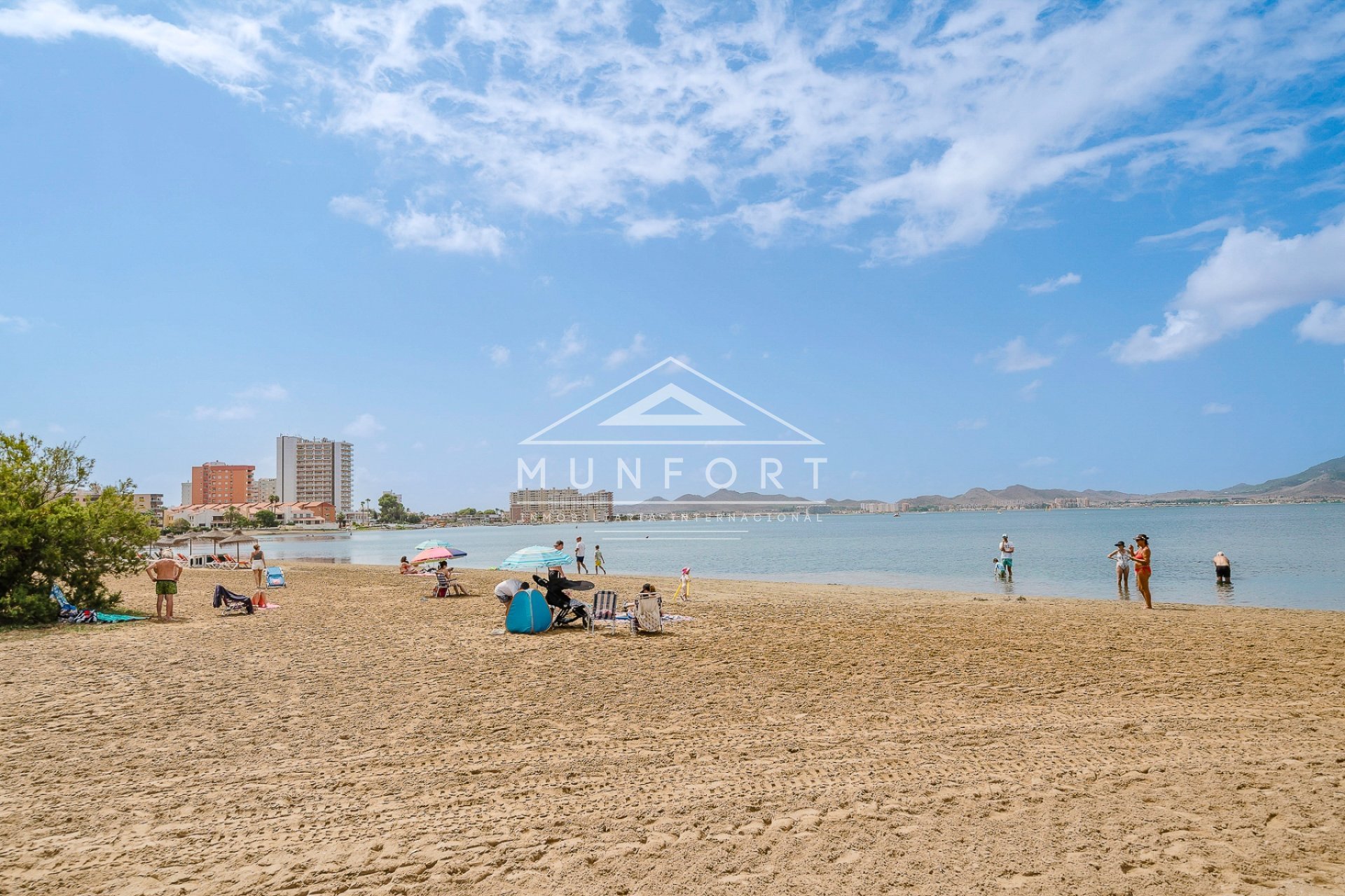 Segunda mano - Villas -
La Manga