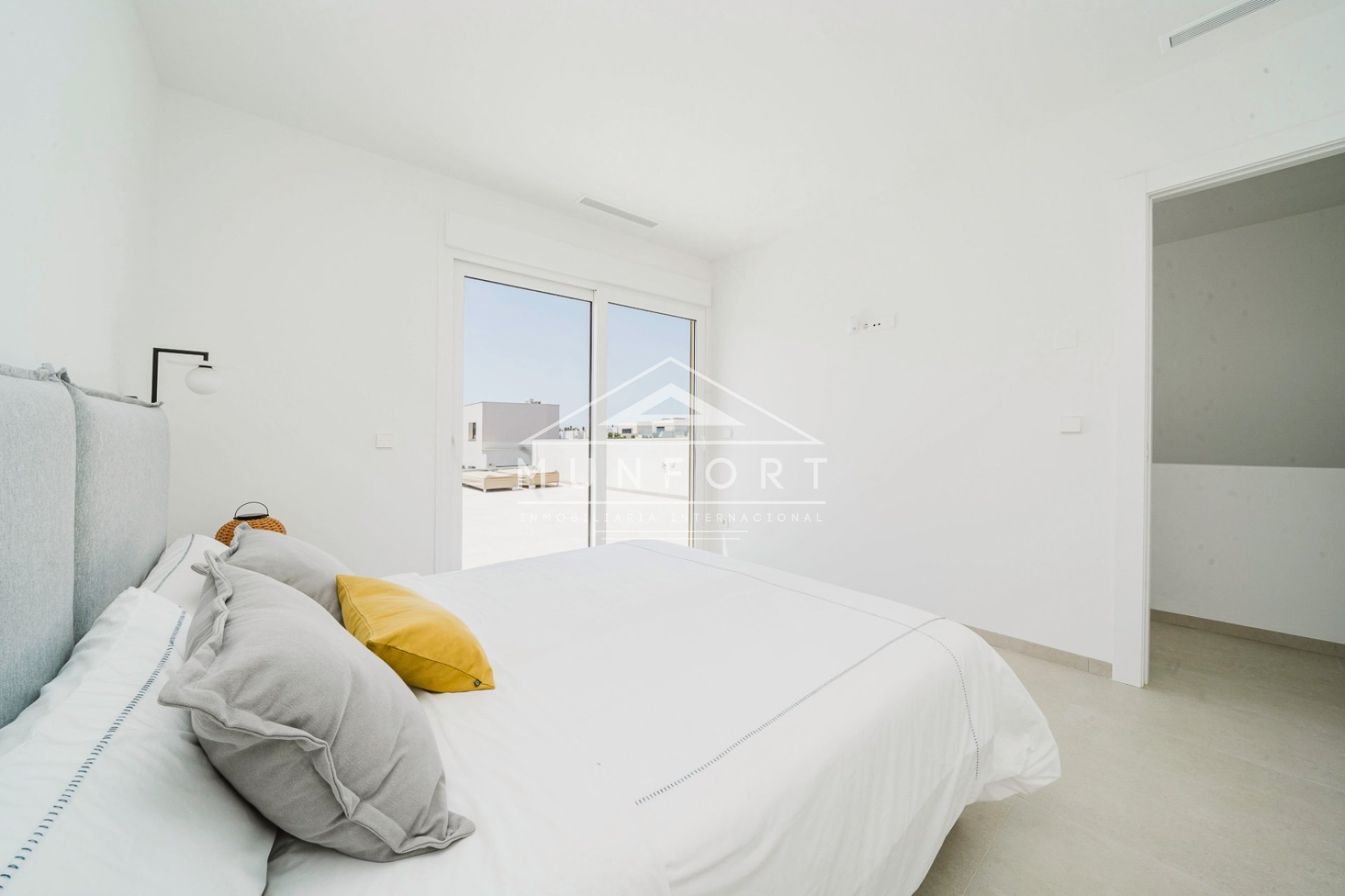 Segunda mano - Villas -
Los Montesinos