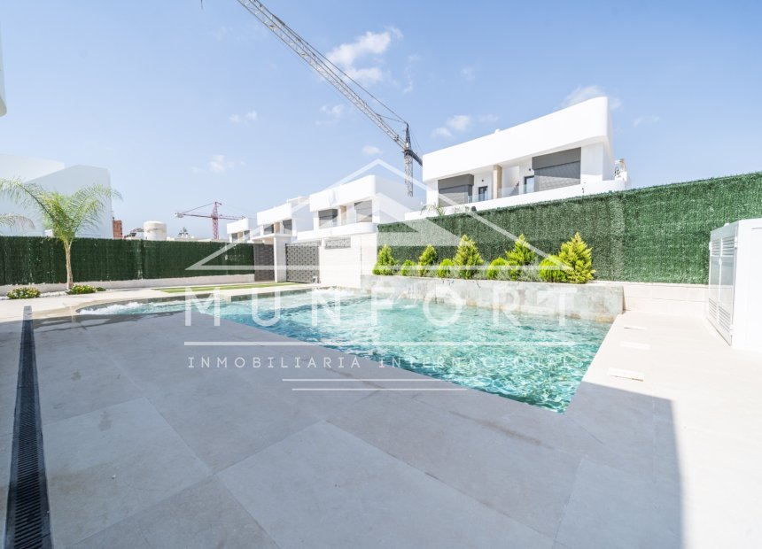 Segunda mano - Villas -
Los Montesinos